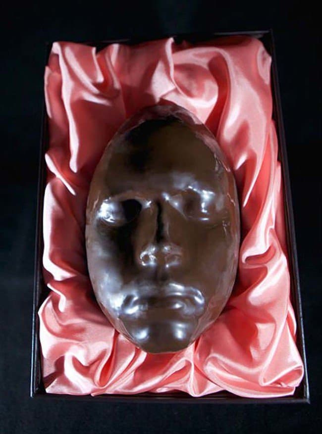 chocolate-death-mask