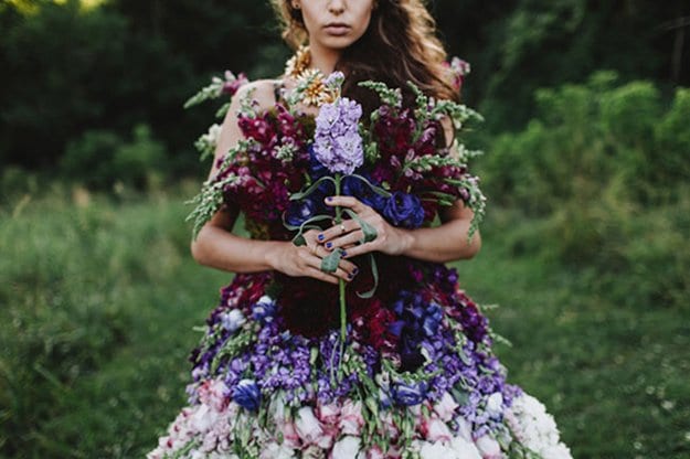 flower-dress-hold
