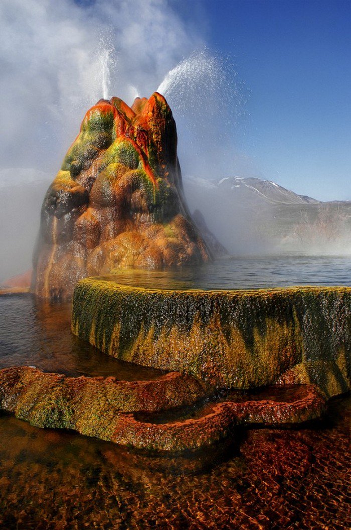 geyser close up pool