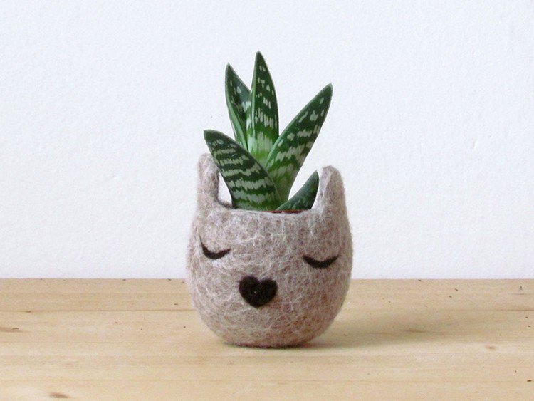 grey kitty vase