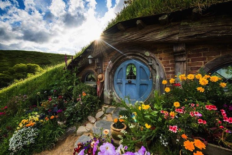 hobbiton-blue