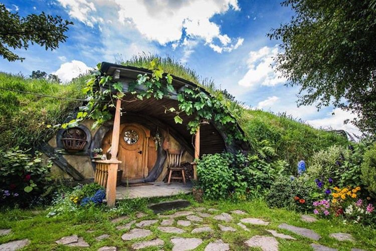 hobbiton-door