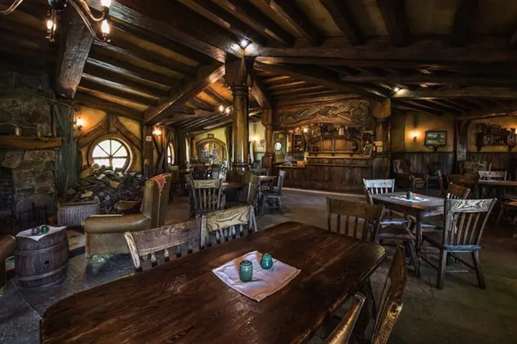 hobbiton-pub