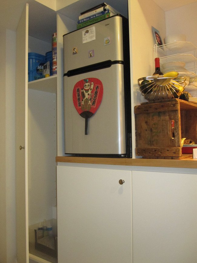 thousand-crow-kitchen-fridge