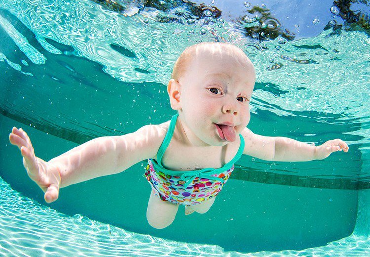 tongue out underwater babies seth casteel