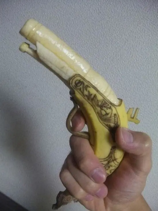 banana-carvings-gun