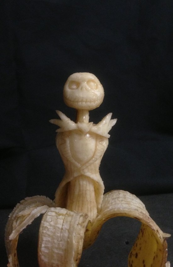 banana-carvings-skellington