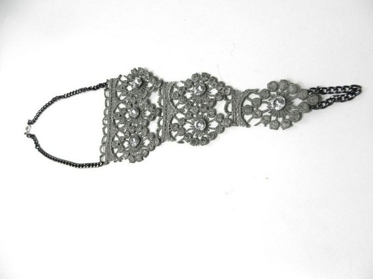 chin attached lace