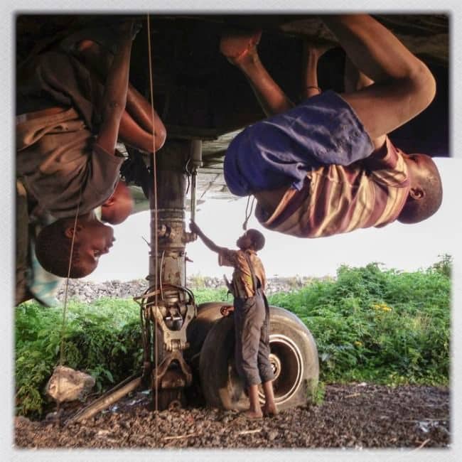 deserted-airplane-congo-street-children