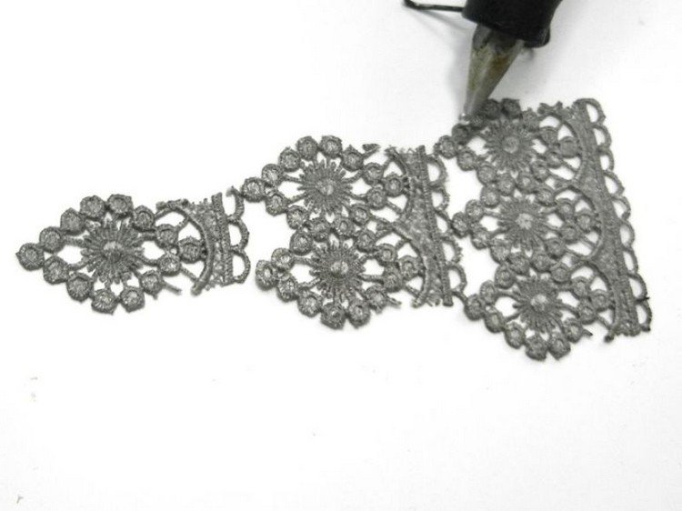 glueing lace