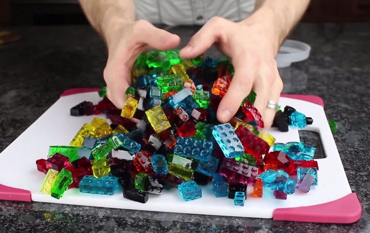 hands lego gummies