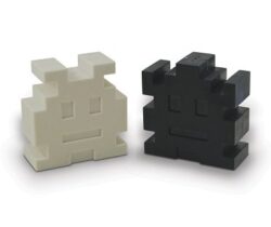 retro arcade salt and pepper shakers