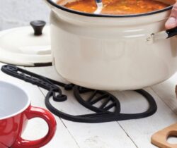 saucepan sketch trivet