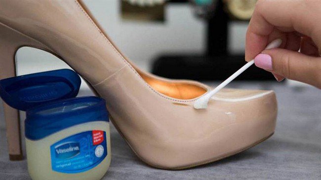 shoe vaseline cotton swab