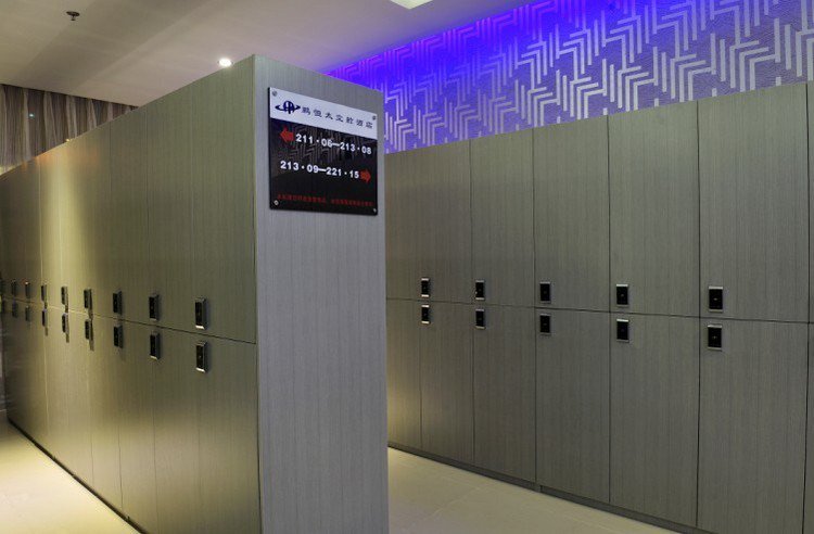 space hotel lockers