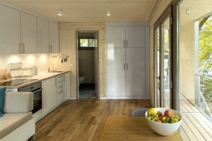 urban-treehouses-inside-kitchen