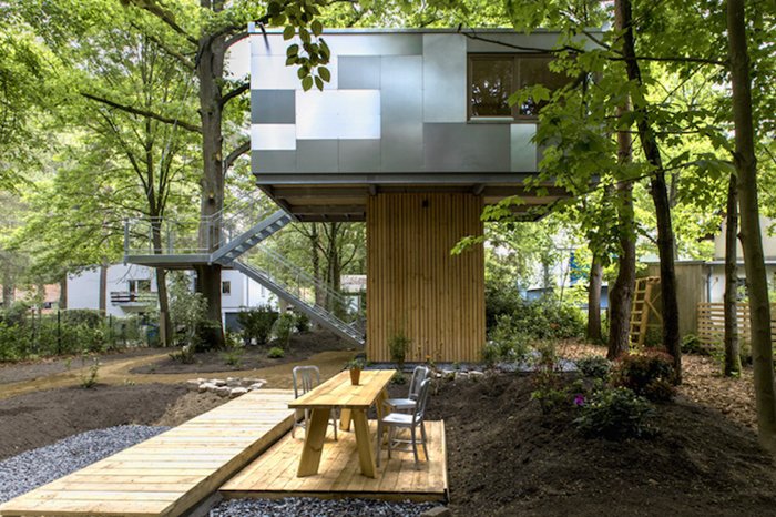 urban-treehouses-outside-side