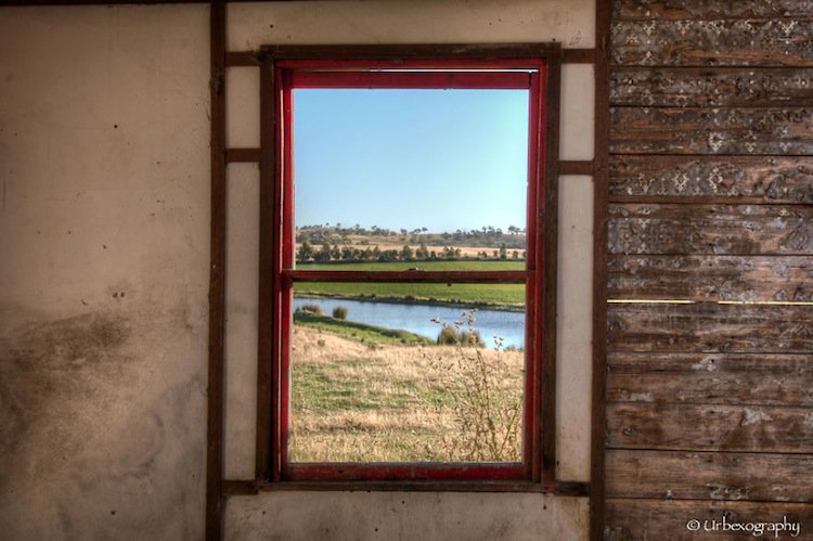 window-red