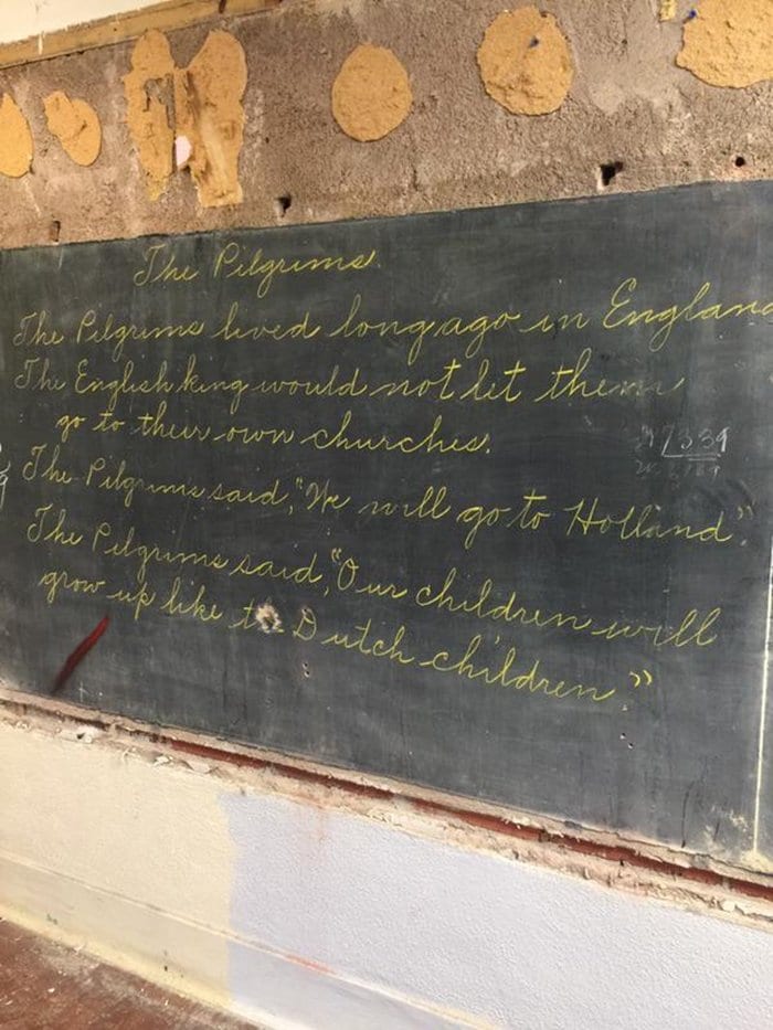 100-year-old-chalkboard-drawings-pilgrims-writing