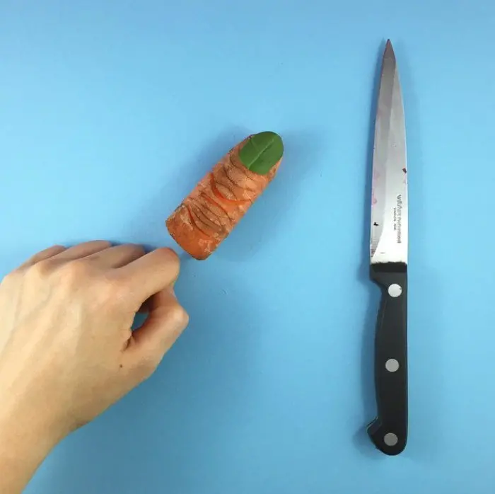 carrot finger knife