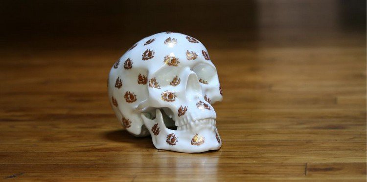 gold pattern skull