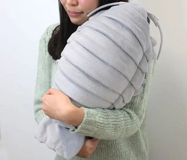 isopod-plushies-hug