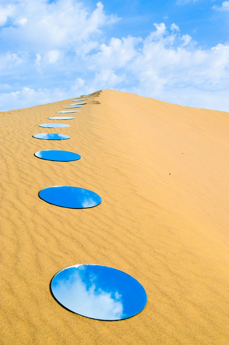 mirrors sand