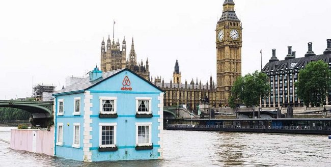 river-thames-airbnb-floating-house