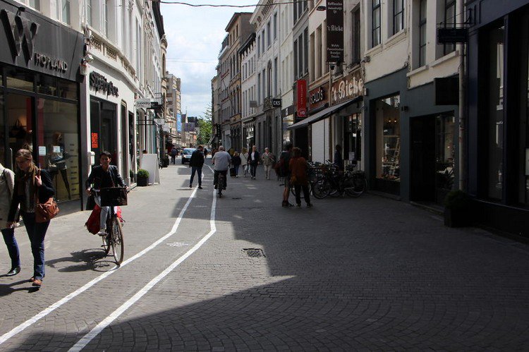 text walking lane bike