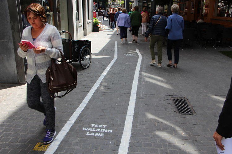 text walking lane texter