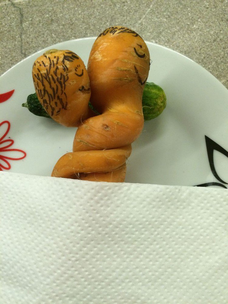 twisted carrots plate