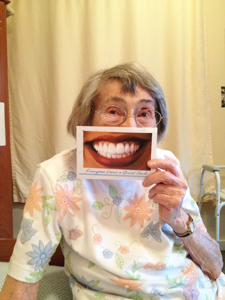 woman smile card