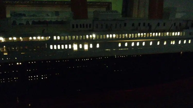 cardboard titanic cabin lights