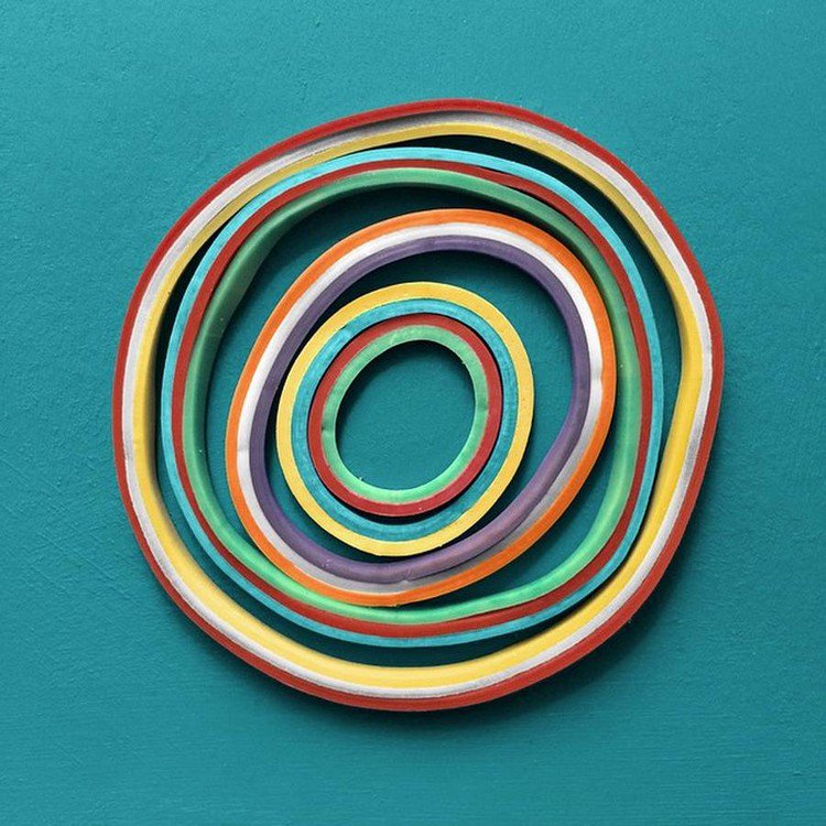 colored circle rubber bands
