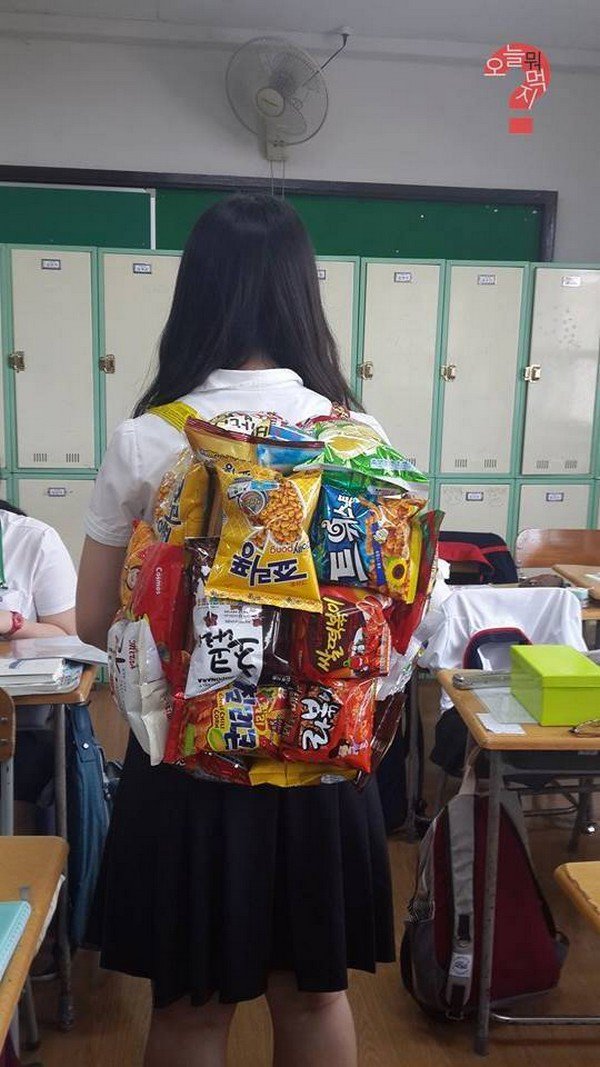 girl class snackpack