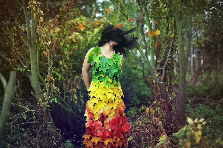 girl leaf dress