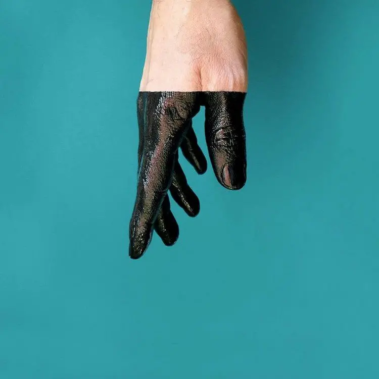 hand black paint