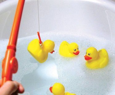 hook a duck bath game