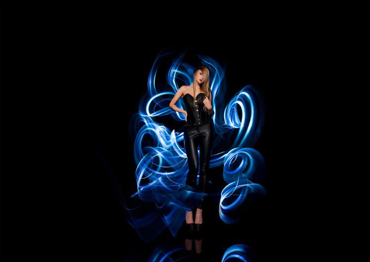 leather swirl woman