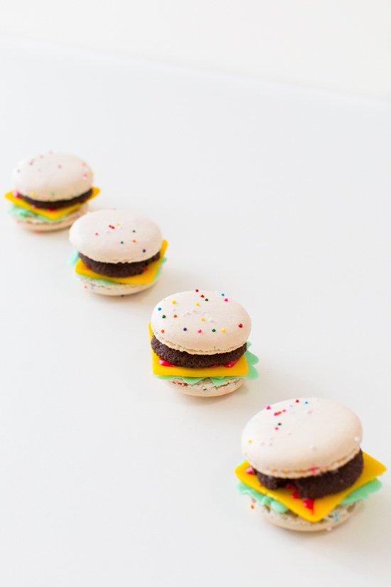 macaron-burgers-line