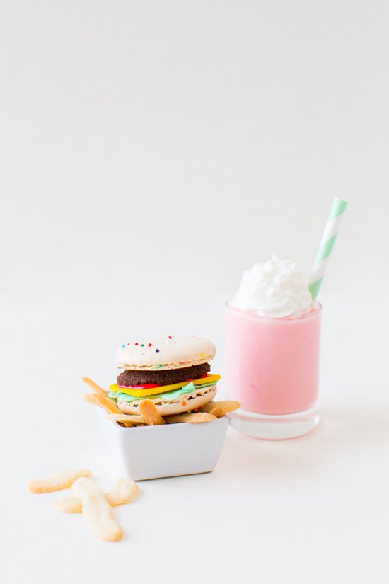 macaron-burgers-milkshake