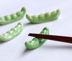 pea pods chopstick rests