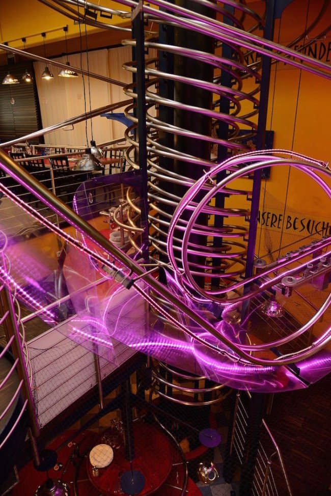 rollercoaster-restaurant-lights