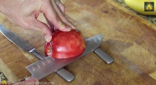 slicing apple