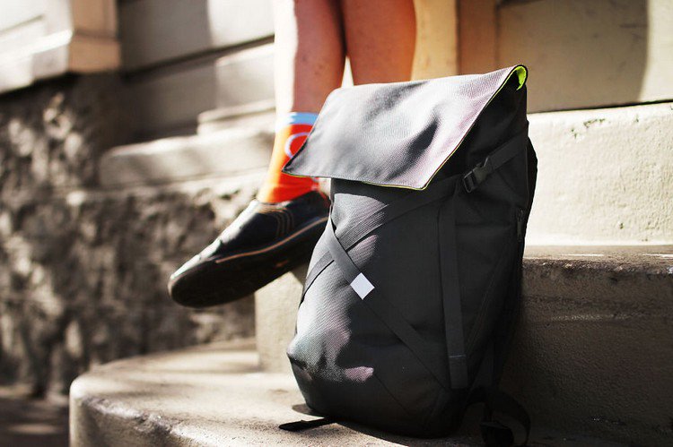smart backpack foot