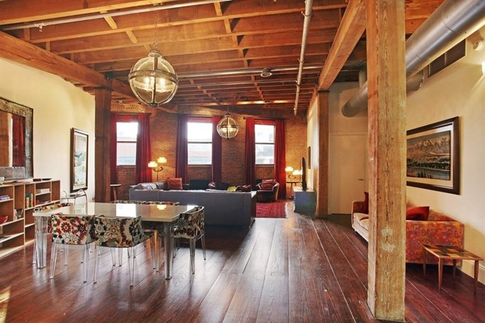 taylor-swift-apartment-living-room