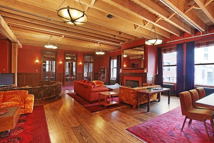 taylor-swift-apartment-lounge
