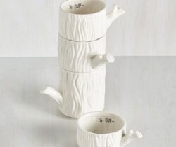 tree trunk measuring cups