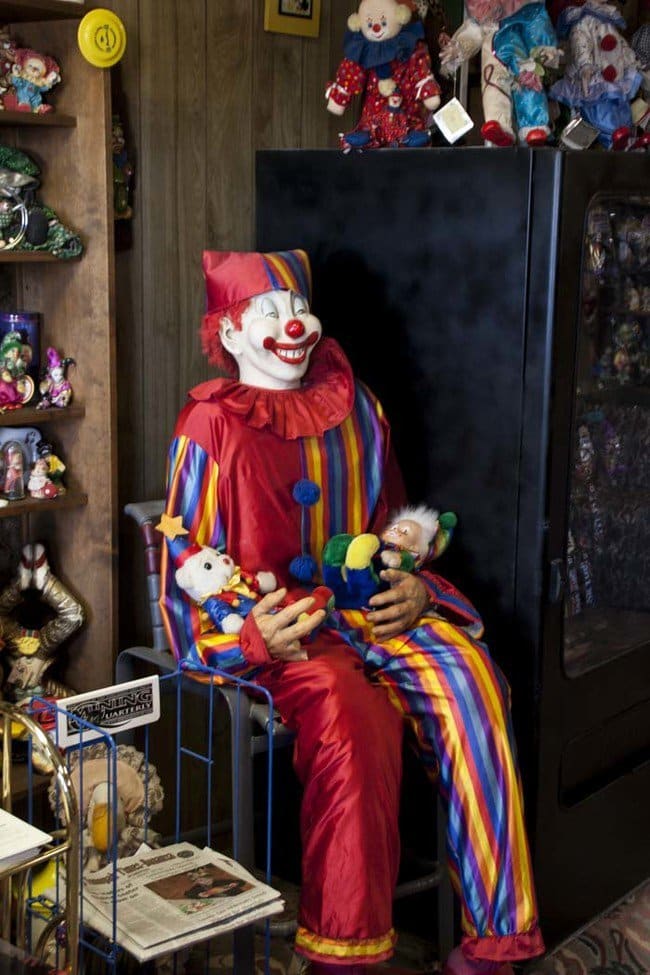 Scary ClownThemed Motel In The Nevada Desert