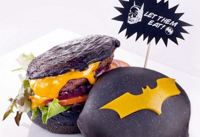 dc-comics-cafe-batman-burger